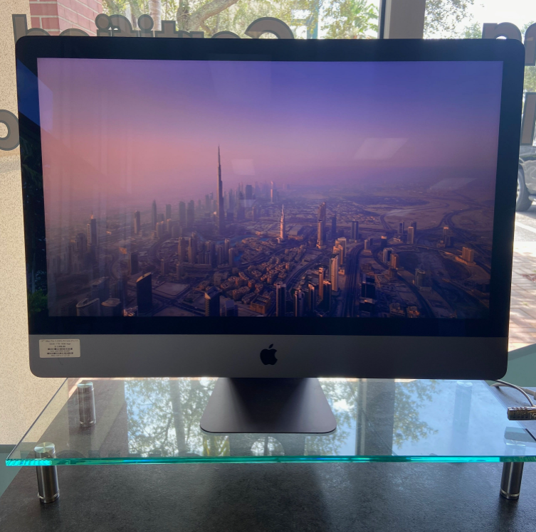 27" iMac Pro 3.2GHz Xeon 8-Core (L17) 32GB / 1TB SSD / 8GB Vega Video Card