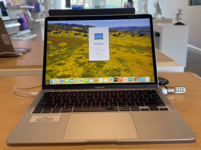 13” MacBook Air M1 (L20) 8GB / 256GB / 7-Core GPU – Silver