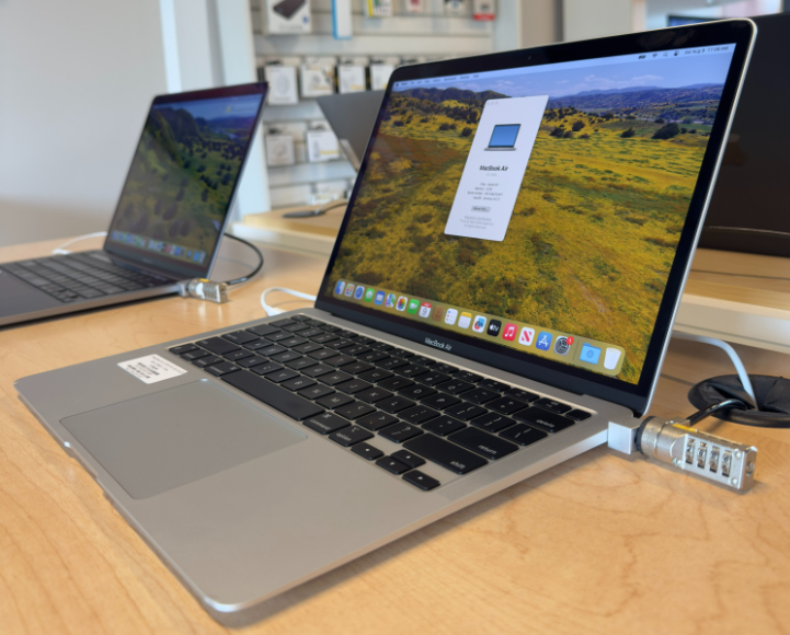 13” MacBook Air M1 (L20) 8GB / 256GB / 7-Core GPU – Silver