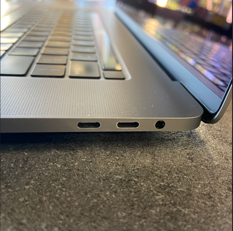 16" Apple MacBook Pro (L19) 2.4GHZ I9 / 64GB / 8TB SSD / 8GB GPU Space Gray