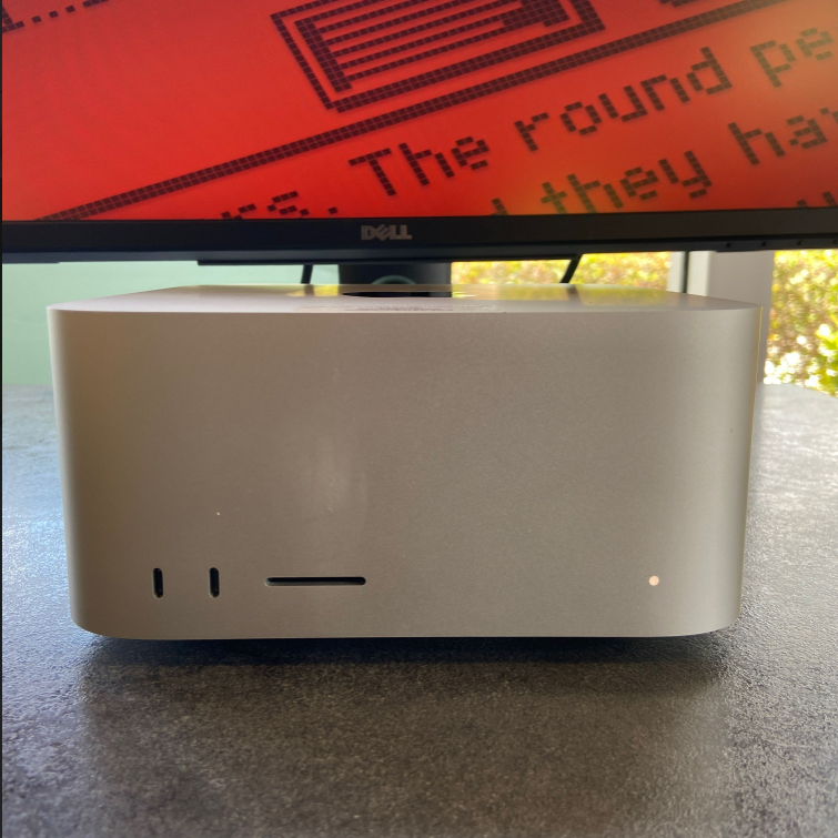 Mac Studio – M2 Max / 32GB RAM / 512GB SSD