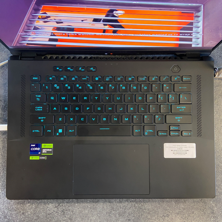 16" Asus ROG Zephyrus M16 – i9-13900H / 16GB RAM / 1TB SSD / RTX 4070