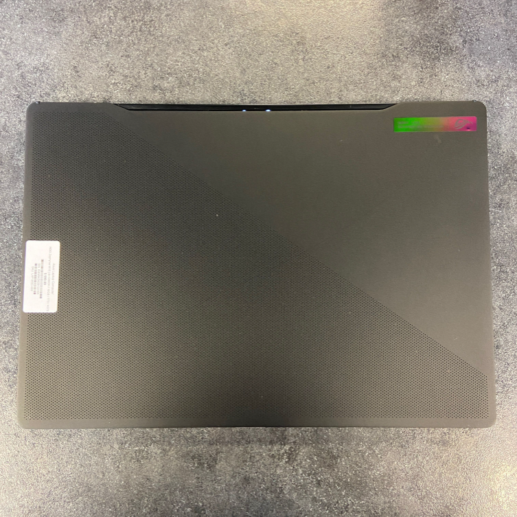 16" Asus ROG Zephyrus M16 – i9-13900H / 16GB RAM / 1TB SSD / RTX 4070