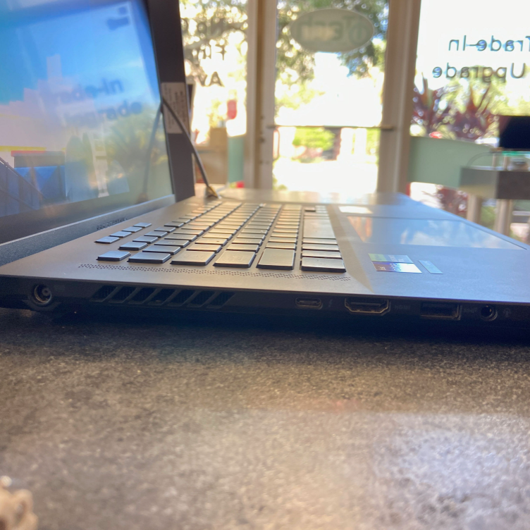 16" Asus ROG Zephyrus M16 – i9-13900H / 16GB RAM / 1TB SSD / RTX 4070