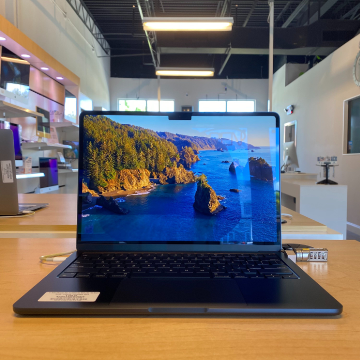13" MacBook Air M2 | 8GB RAM | 256GB SSD | Midnight Blue