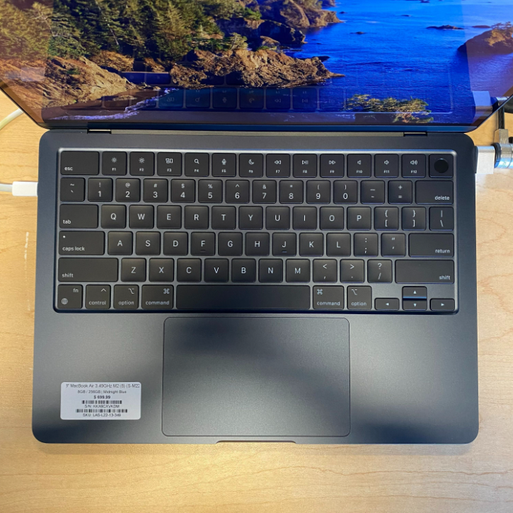 13" MacBook Air M2 | 8GB RAM | 256GB SSD | Midnight Blue