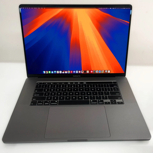 15” MacBook Pro (M18) i7 2.6GHz / 16GB RAM / 512GB SSD / 4GB GPU – Space Gray