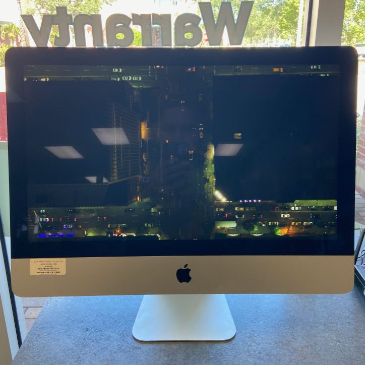 21.5" iMac 3.2GHz i7 6-Core 8GB / 512GB SSD / 4GB Video Card